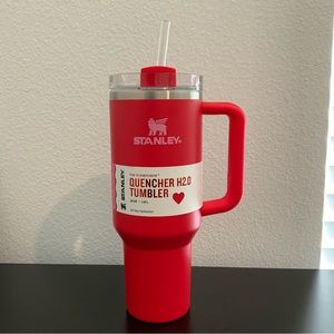 STANLEY X TARGET VALENTINE’S DAY 40oz Quencher H2.0